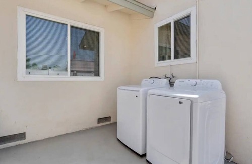 Monrovia House | 2BD 1BA - DTLA - PASADENA - FREE P - CONVENIENT
