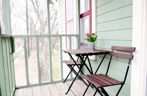 Hyde Park House | 2BD/1BA - The Treehouse - 1930's Hyde Park Home by UT/Downtown