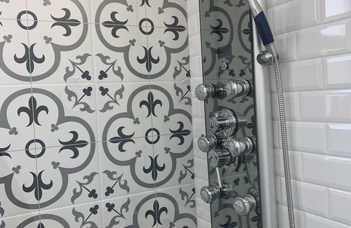 Liberty City Apartment | 2BD Adorable Apt mins fromWynwood, Design District, & Beaches!