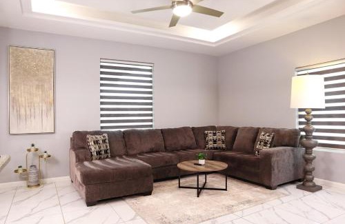 Alamo Apartment | 2Bd Modern Home In Gated Community