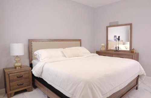 Alamo Apartment | 2Bd Modern Home In Gated Community