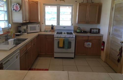 Lower Carolina House | 2BDRM, 1BA, W/D, FULL KITCHEN, W/JEEP RENTAL AVAIL. NON-SMOKING/NON-VAPING