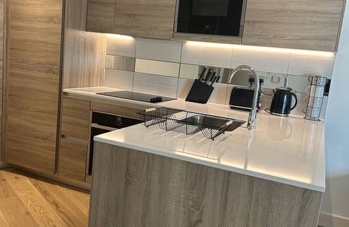 Woolwich Apartment | 2bed 2bath ensuite Aparthotel near Excel centre + WIFI + Free parkingn