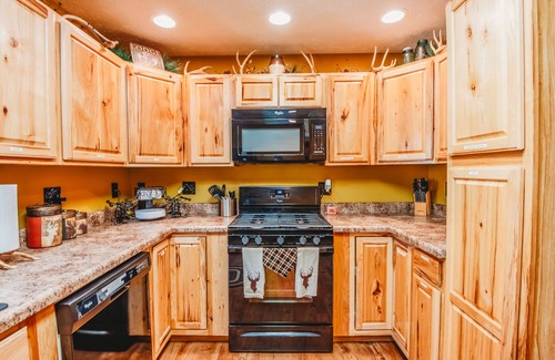 Shoals House | 2BR-1B. Fire Pit With Stunning River View. Minutes From Downtown Huntington.