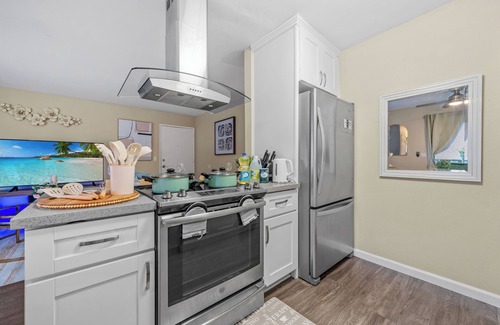 Mira Mesa Condo | 2BR/1Bth with King Bed, Pool, Hot Tub, 2 Parking in Mira Mesa