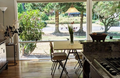 Bridle Trails House | 2BR 2BA Kirkland Bridle Trails