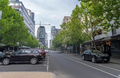 Docklands Apartment | 2BR Apt in Docklands WiFi City walk Water nearby
