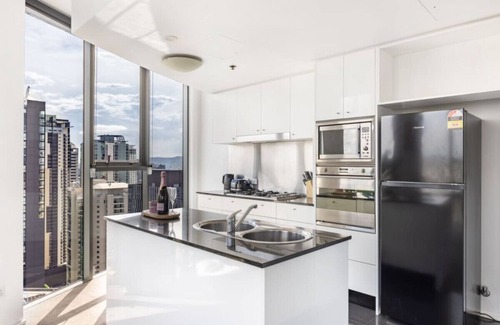 Brisbane Central Business District Apartment | 2BR Apt in the Heart of the City w/Stunning View
