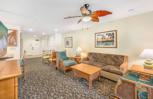 Kihei Condo | 2BR Apt near Kam 1 Beach, Pool, Hot Tub, Gym