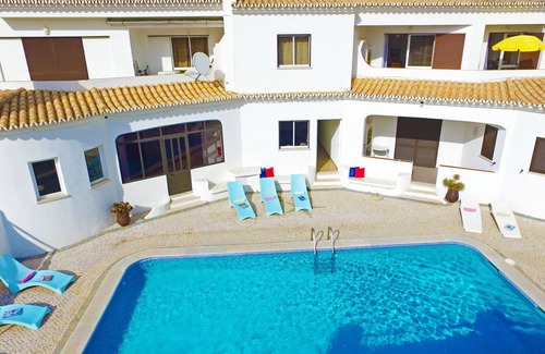 Castelo Apartment | 2BR Apt w/Terrace & Pool – Galé