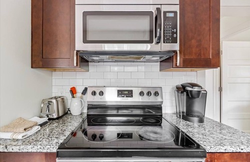 Charlotte House | 2BR Bungalow 306C Close to Charlotte’s Uptown