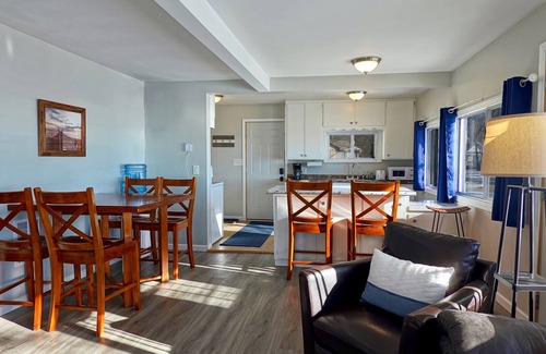 Isle Cabin | 2BR Cabin on Lake w/Beach, Boat Dock in Protected Channel, & 74ft Viewing Dock