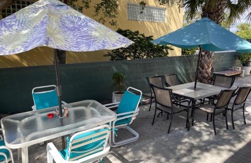 Southside Apartment | 2BR Comfortable Downtown House Near Beach and More