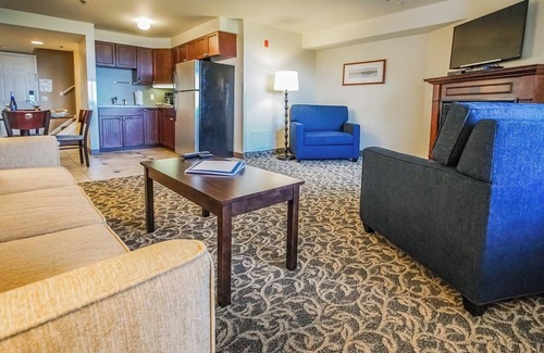 Ocean Drive Condo | 2BR Condo w/Bay Views & Fireplace