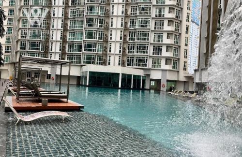 Bandar Tun Razak Apartment | 2BR Cozy Stay at Sungai Besi - 5 mins to TBS