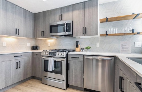 Kierland Apartment | 2BR CozySuites at Kierland Commons with pool #04