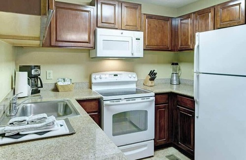 Williamsburg Condo | 2br Deluxe Colonial Stay Near Fun Attractions!