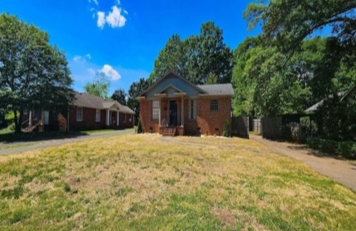 Executive Park House | 2BR Duplex with Massive 86in TV