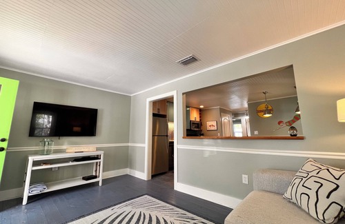 Bradenton Beach Cottage | 2BR East Unit of Beach to Bay Cottage.just 100 feet from Gulf Beach!