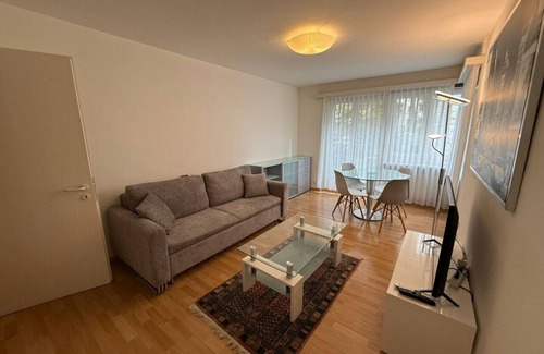 District 6 Apartment | 2BR flat in the city center (Crown 2)