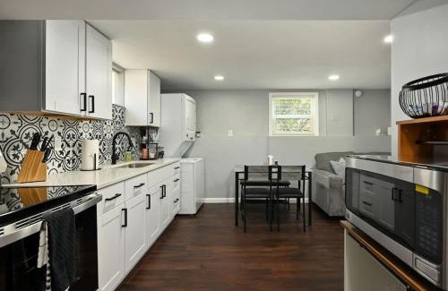 Blue Springs Apartment | 2BR Home KC Stadiums Great Location I-70