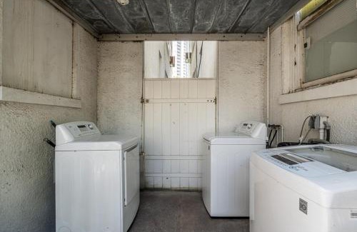 Midtown Apartment | 2BR in Edgewater with Parking, 12 min to Ocean