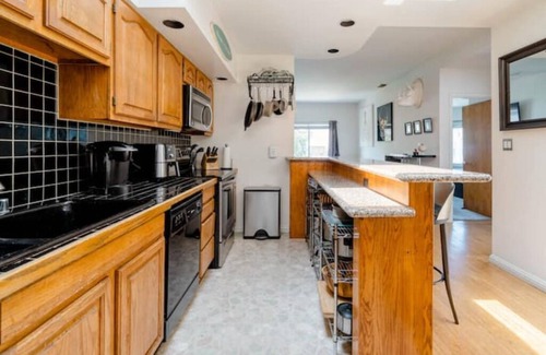 Marina District Apartment | 2BR in SF's Best neighborhood