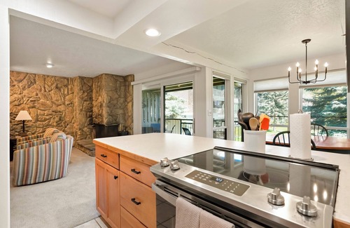 Dillon Condo | 2BR Lake Dillon Escape w/Pool & Hot Tub!