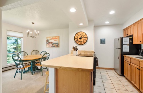 Dillon Condo | 2BR Lake Dillon Escape w/Pool & Hot Tub!