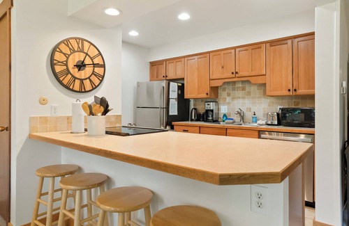 Dillon Condo | 2BR Lake Dillon Escape w/Pool & Hot Tub!