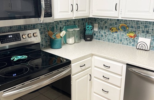 Osage Beach Condo | 2BR Lake + Pool Views Fireplace Fall Getaway Osage Beach Steps to Fun & Sun W&D