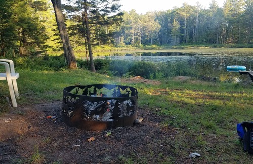 Toivola House | 2BR Lakefront, Canoe, Kayaks, Fishing, Firepit, SXS Snowmobile Trails & Wifi