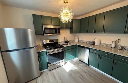 Woodburn House | 2BR Modern Home | Near WVU, Hospitals & Stadium