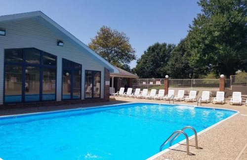 Branson House | 2BR Penthouse Condo - 2 Pools - Close to the Strip - Stairs Required - FREE TICKETS INCLUDED - FHE-17