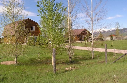 Driggs House | 2BR Pet Friendly Darby Barn