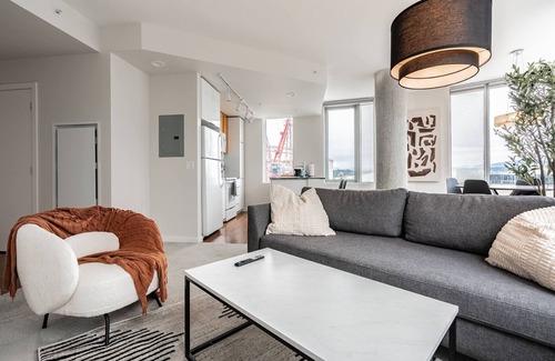 West Bellevue Apartment | 2BR | Rooftop, Gym, Pool | Bellevue | Sophari AB