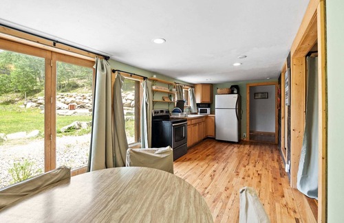 Leadville North House | 2BR Rustic Cabin - Private Oasis, Mountain View