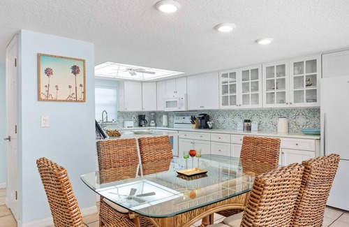 Avon By The Sea Condo | 2BR Sleeps 6 Poolfront BBQ Steps to Beach & Pier!