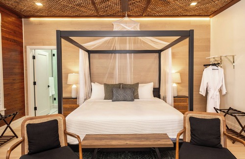 Historic Seaport Hotel | 2BR Suite - Come Hide