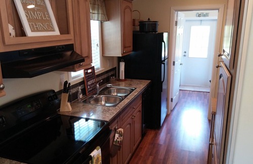 Venice House | 2BR Unit @ Ramblers Rest Resort, Venice, FL along Myakka River
