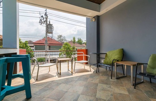 Saphan Sung House | 2BRs private pool in BKK, Calm area 3km to metro, 10 km to Pratunum