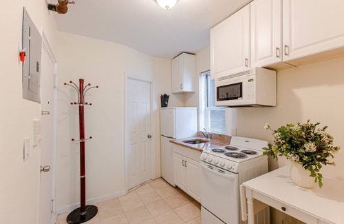 East Harlem Apartment | (2C) 2 Bedroom Apt Just Off Park Ave