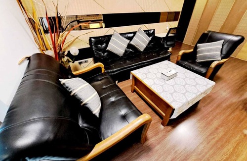 Khlong Toei Nuea Apartment | 2D - 3 Bedroom Downtown Apartment with shared Pool