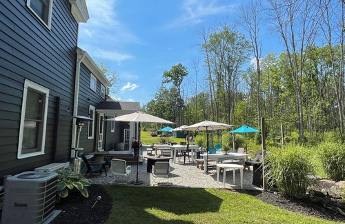 Rotterdam Junction Apartment | 2nd floor remodeled Farm house