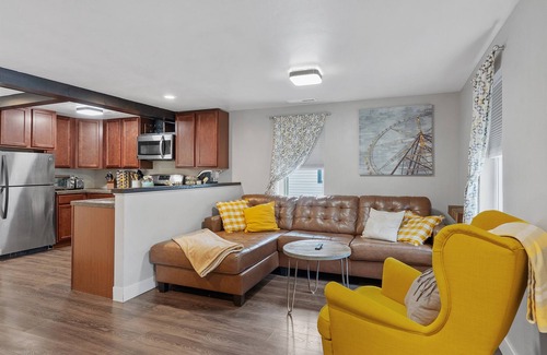 Loveland House | 2nd St Bungalow ~ Downtown