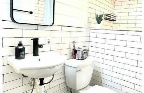 New Braunfels House | 2nd story guest house in downtown New Braunfels