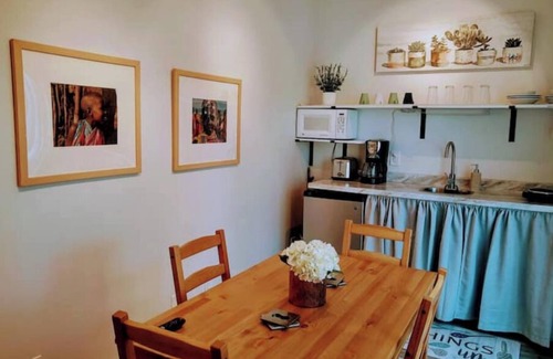 Reseda House | 2nd Story Open Air Balcony; Welcoming Apartment!nn