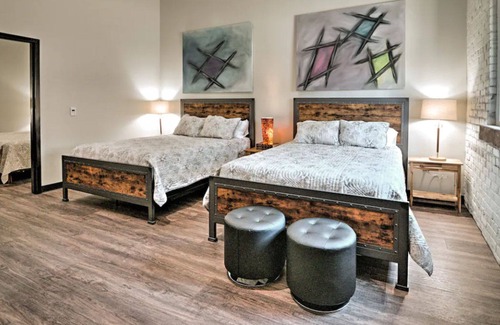 Hickory House | 2nd Street Inn Room #7