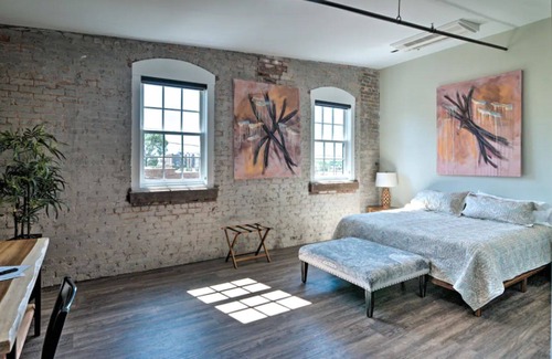Hickory House | 2nd Street Inn Room #8