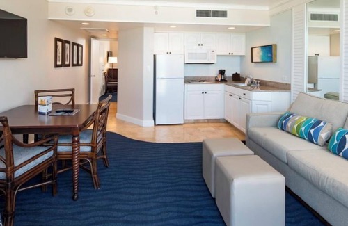 St. Pete Beach Hotel | 2x Gulf Front View Villa w/Balcony 2 Double Beds at Island Grand at TradeWinds